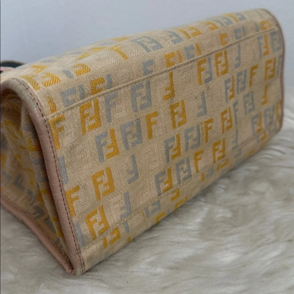 💯Authentic Fendi Tote Multi Color🍀